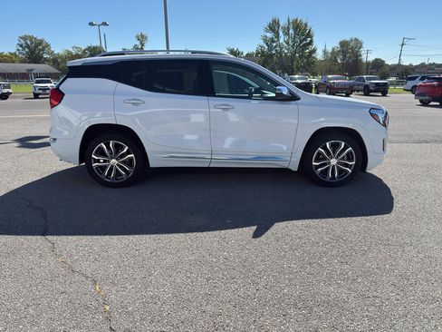 Used 2018 GMC Terrain Denali w/ Driver Alert Package II image 2