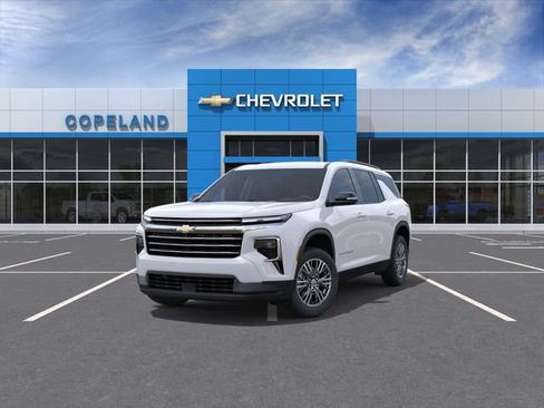 New 2026 Chevrolet Traverse LT FWD image 8
