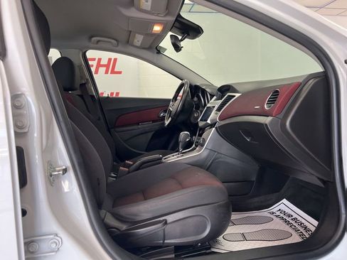 Used 2014 Chevrolet Cruze LT FWD image 12