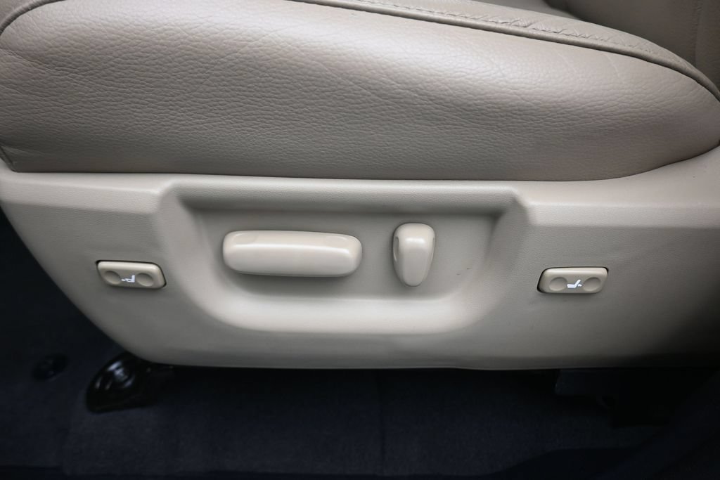 Used 2019 Toyota Sequoia Limited w/ Safety & Convenience Package AWD/4WD image 14