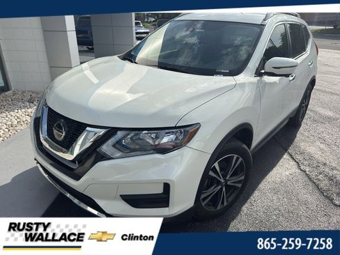 Used 2020 Nissan Rogue SV w/ Premium Package FWD image 1
