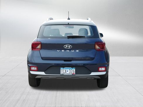 Certified 2025 Hyundai Venue Limited FWD image 6