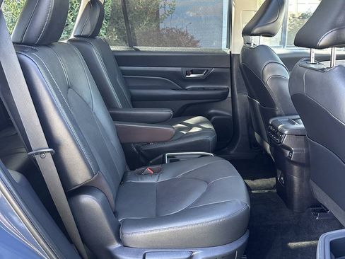 Used 2025 Toyota Grand Highlander AWD Hybrid image 26