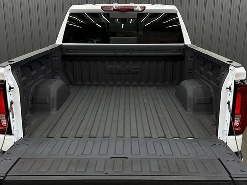 Used 2026 GMC Sierra 1500 AT4 w/ AT4 Premium Package AWD/4WD image 17