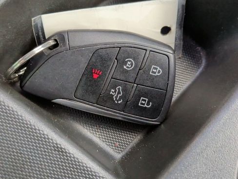 Used 2024 Chevrolet Silverado 2500 LT image 48