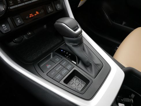 Certified 2025 Toyota RAV4 XLE Premium image 24