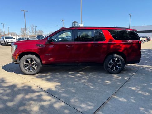 New 2026 GMC Yukon XL AT4 Ultimate AWD/4WD image 8