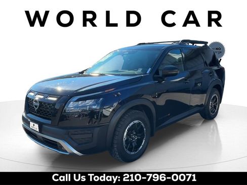 Used 2025 Nissan Pathfinder Rock Creek image 3