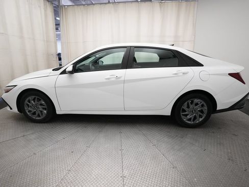 Used 2024 Hyundai Elantra SEL FWD image 23