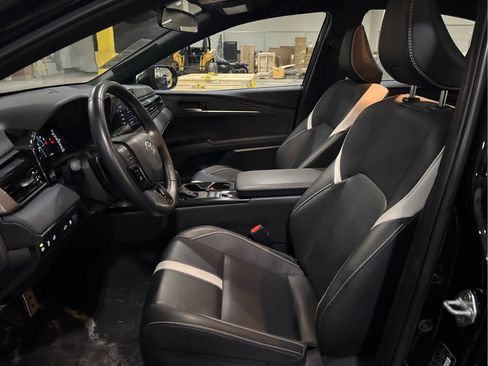 Used 2025 Toyota Camry SE image 9