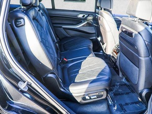 Used 2025 BMW X7 xDrive40i image 28