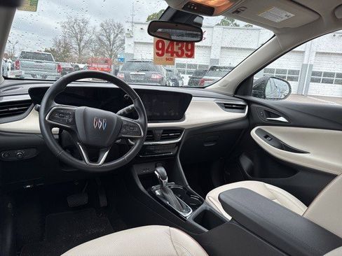 Used 2024 Buick Encore GX Avenir w/ Avenir Convenience Package image 6
