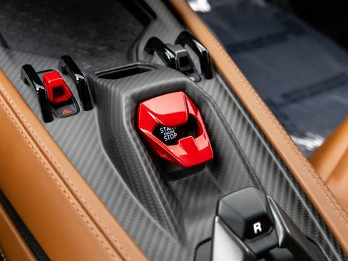 Used 2024 Lamborghini Revuelto image 29