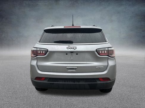 Used 2018 Jeep Compass Latitude w/ Popular Equipment Group image 4