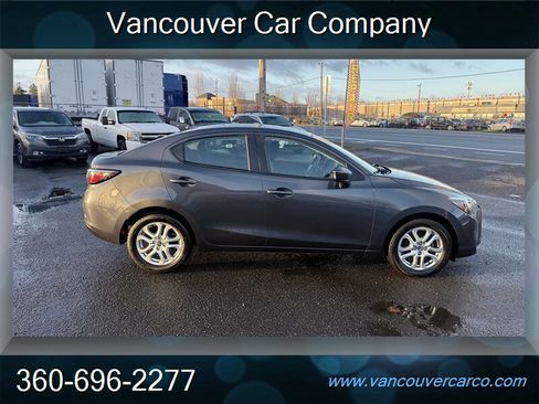 Used 2018 Toyota Yaris iA image 7