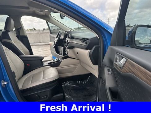 Used 2020 Ford Escape Titanium image 29