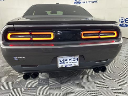 Used 2017 Dodge Challenger R/T image 15