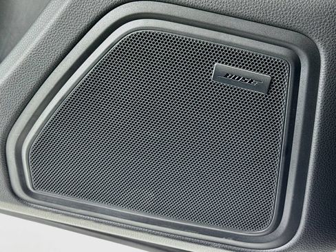 Certified 2025 Porsche Macan AWD/4WD image 12
