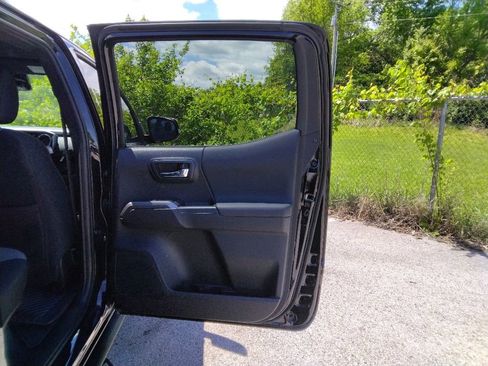 Used 2023 Toyota Tacoma TRD Off-Road AWD/4WD image 34