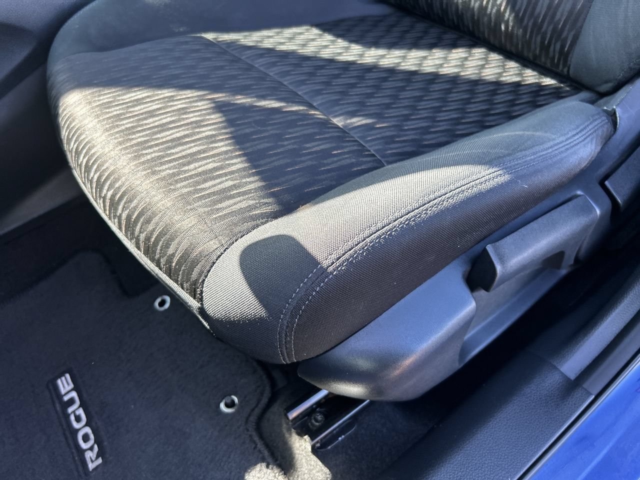 Used 2019 Nissan Rogue S w/ Special Edition Package FWD image 23
