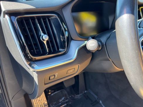 Used 2020 Volvo V60 T5 Cross Country image 29