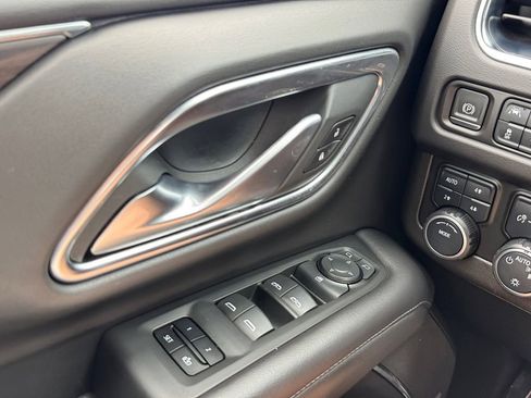 Used 2022 Chevrolet Suburban Z71 AWD/4WD image 18
