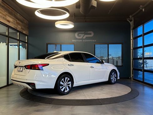 Used 2020 Nissan Altima 2.5 S image 3