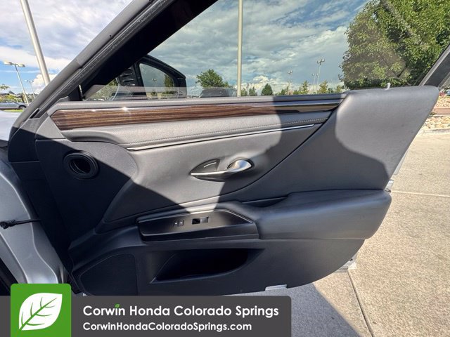 Used 2019 Lexus ES 300h FWD image 33