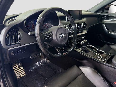 Used 2020 Kia Stinger GT-Line image 23