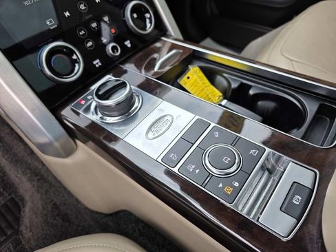 Used 2018 Land Rover Range Rover HSE image 15