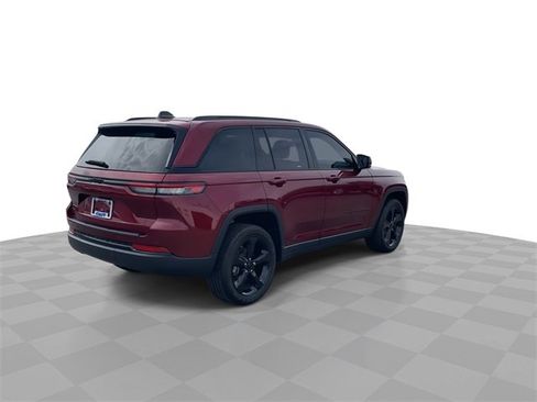 Used 2023 Jeep Grand Cherokee Altitude image 8
