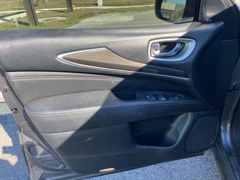 Used 2020 INFINITI QX60 Luxe w/ Essential Package image 10