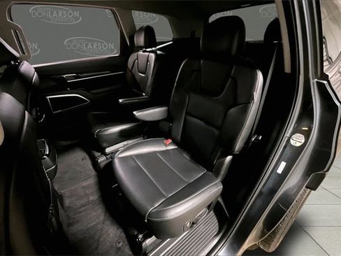 Used 2024 Kia Telluride S image 14