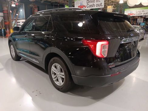 Used 2024 Ford Explorer XLT AWD/4WD image 11