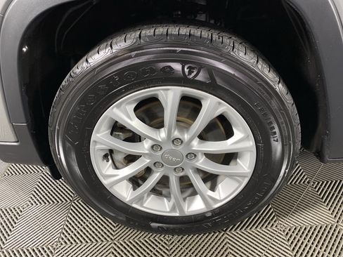 Used 2022 Jeep Cherokee Latitude Lux image 13