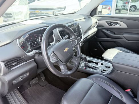 Used 2019 Chevrolet Traverse LT w/ LT Premium Package AWD/4WD image 9