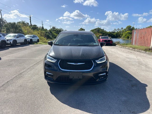 Used 2025 Chrysler Pacifica Select FWD image 8