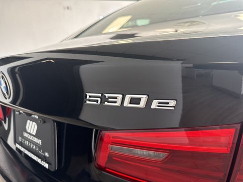 Used 2018 BMW 530e w/ Premium Package 2 RWD image 24