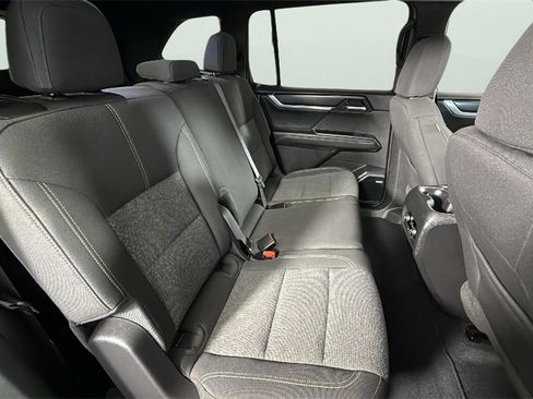 Used 2025 GMC Acadia Elevation image 29