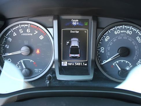Certified 2021 Toyota Tacoma TRD Off-Road w/ TRD Premium Off Road Package AWD/4WD image 10