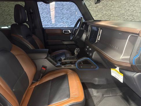 Used 2023 Ford Bronco Outer Banks AWD/4WD image 10