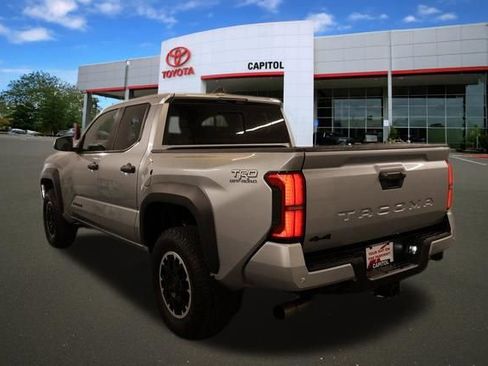 Certified 2024 Toyota Tacoma TRD Off-Road AWD/4WD image 5