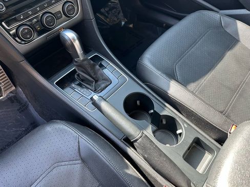 Used 2017 Volkswagen Passat 1.8T R-Line image 25