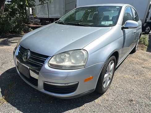 Used 2009 Volkswagen Jetta SEL FWD image 1