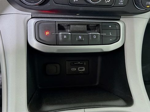 Used 2023 GMC Acadia SLE w/ Driver Convenience Package FWD image 8