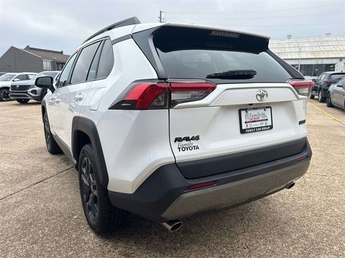 Used 2025 Toyota Corolla SE image 30