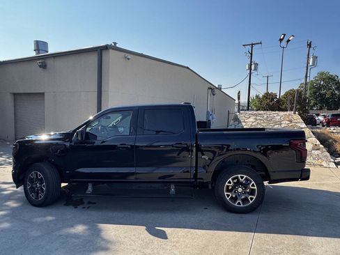 Used 2023 Ford F150 Lightning Platinum AWD/4WD image 4