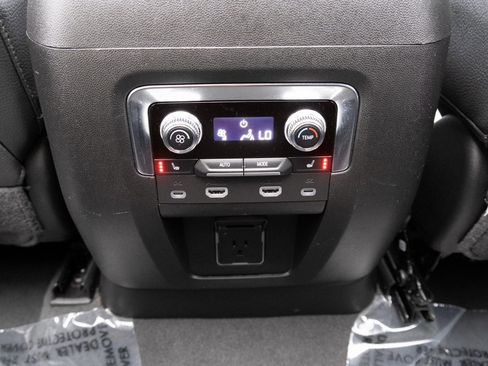 Used 2024 GMC Yukon Denali image 19