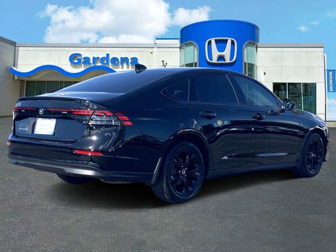 Used 2025 Honda Accord SE image 6