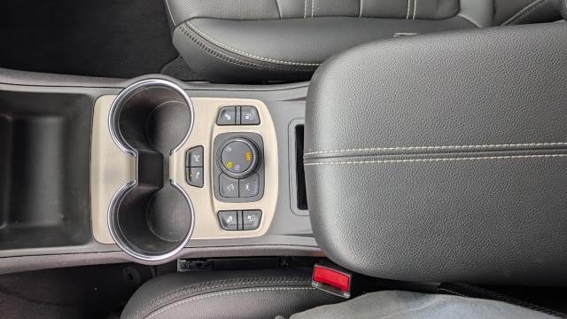 Used 2022 GMC Terrain Denali w/ Black Diamond Edition AWD/4WD image 12